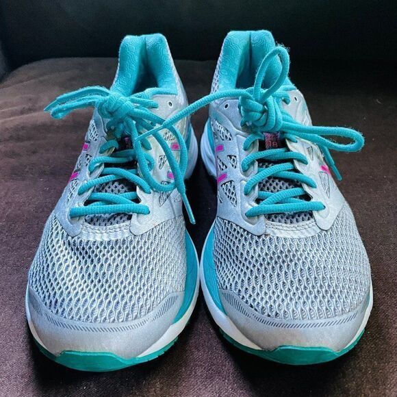 ASICS GEL-Cumulus 18 Womens 11 US, 43 EUR - Picture 2 of 12